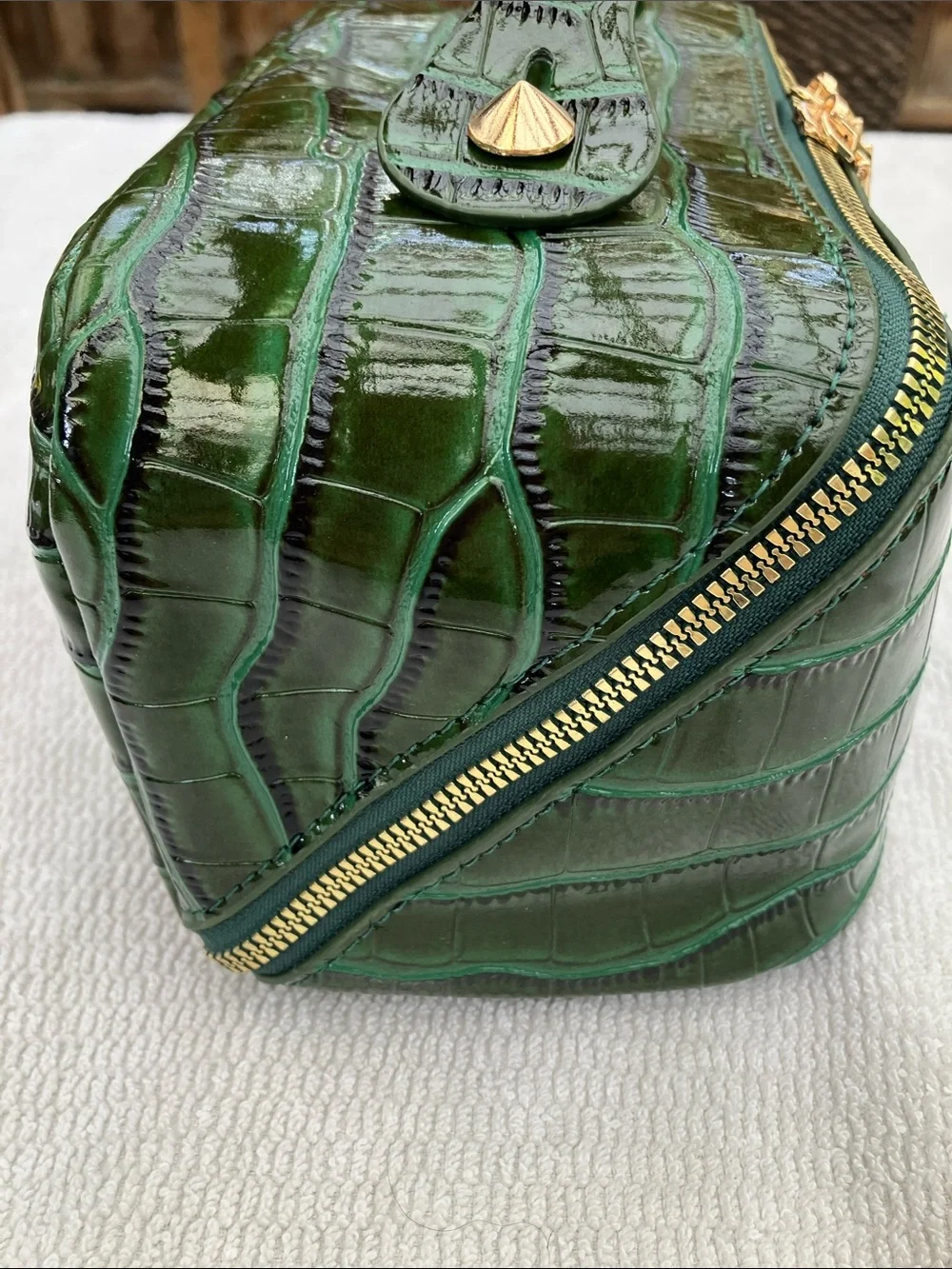 NWOT Cymbiotika Forest Green Croc Embossed Cosmetic Toiletry Travel case